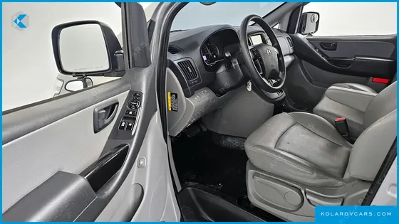 HYUNDAI STAREX VAN 3-SEATER