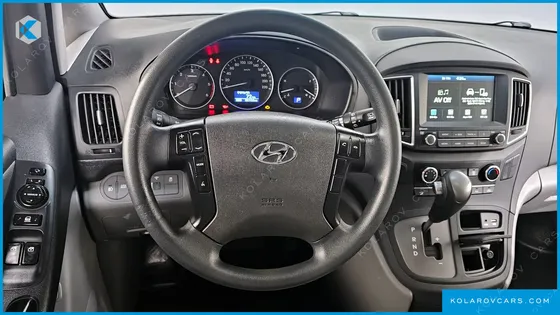 HYUNDAI STAREX VAN 3-SEATER