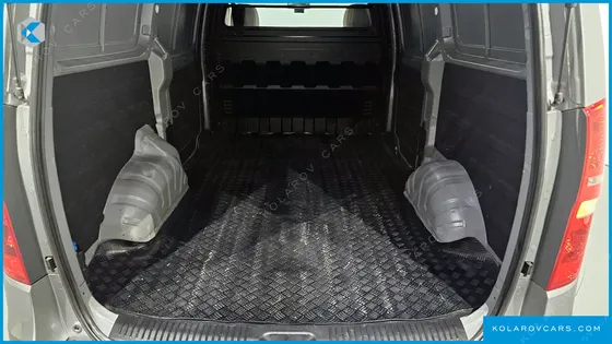 HYUNDAI STAREX VAN 3-SEATER