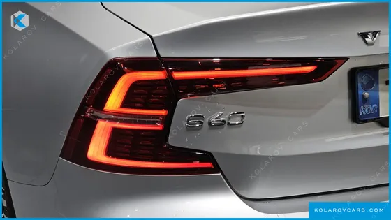 VOLVO S60 B5 R-DESIGN