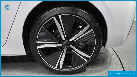 PEUGEOT 308 1.2 HYBRID GT