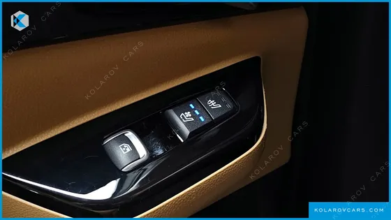 KIA CARNIVAL 7-SEATER SIGNATURE