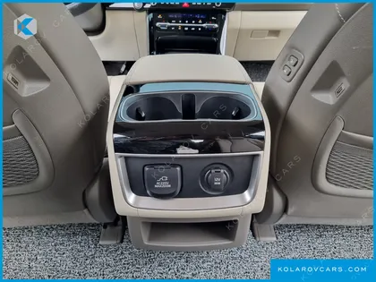 KIA CARNIVAL GASOLINE 9-SEATER SIGNATURE