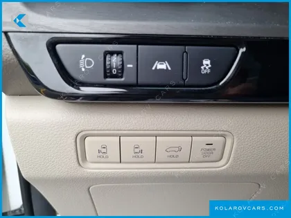 KIA CARNIVAL GASOLINE 9-SEATER SIGNATURE
