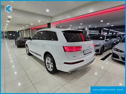 AUDI Q7 45 TFSI QUATTRO