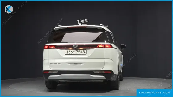 KIA CARNIVAL 9-SEATER PRESTIGE