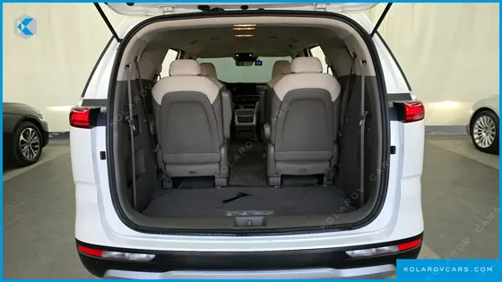 KIA CARNIVAL 9-SEATER PRESTIGE