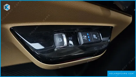 KIA CARNIVAL 7-SEATER SIGNATURE