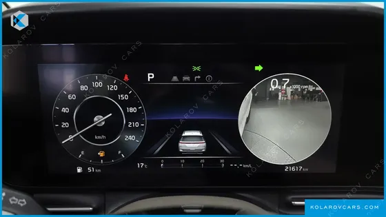 KIA CARNIVAL GASOLINE 7-SEATER SIGNATURE
