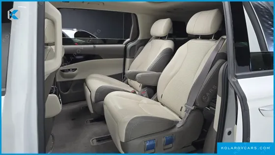 KIA CARNIVAL GASOLINE 7-SEATER SIGNATURE