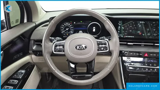 KIA CARNIVAL GASOLINE 7-SEATER SIGNATURE