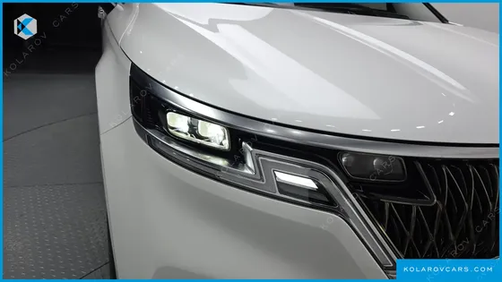 KIA CARNIVAL GASOLINE 7-SEATER SIGNATURE