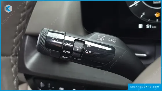 KIA CARNIVAL GASOLINE 7-SEATER SIGNATURE
