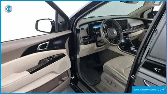 KIA CARNIVAL 7-SEATER SIGNATURE