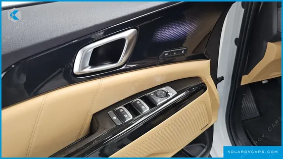 KIA CARNIVAL GASOLINE 9-SEATER SIGNATURE