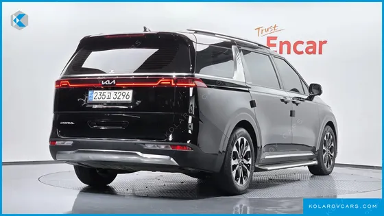 KIA CARNIVAL GASOLINE 7-SEATER SIGNATURE
