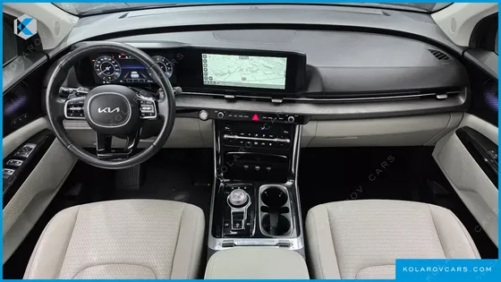 KIA CARNIVAL GASOLINE 7-SEATER SIGNATURE