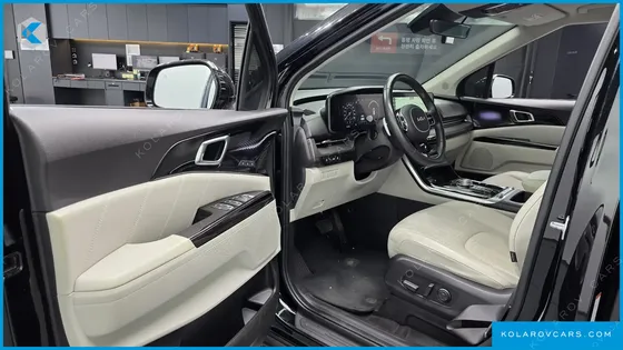 KIA CARNIVAL GASOLINE 7-SEATER SIGNATURE