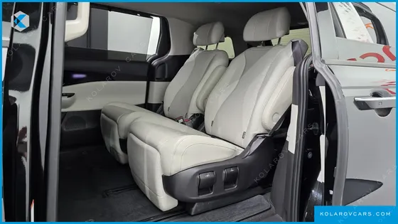 KIA CARNIVAL GASOLINE 7-SEATER SIGNATURE