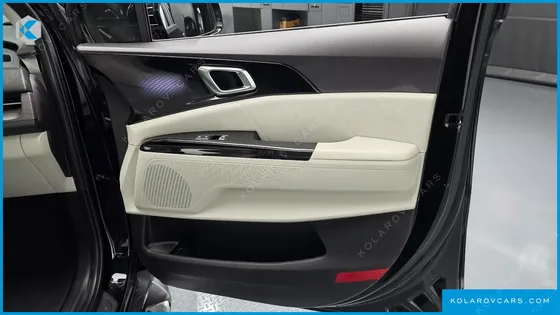 KIA CARNIVAL GASOLINE 7-SEATER SIGNATURE