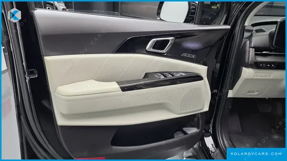 KIA CARNIVAL GASOLINE 7-SEATER SIGNATURE