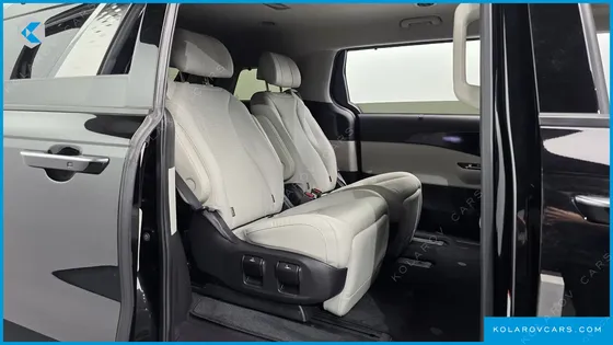 KIA CARNIVAL GASOLINE 7-SEATER SIGNATURE