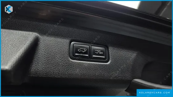 KIA CARNIVAL GASOLINE 7-SEATER SIGNATURE