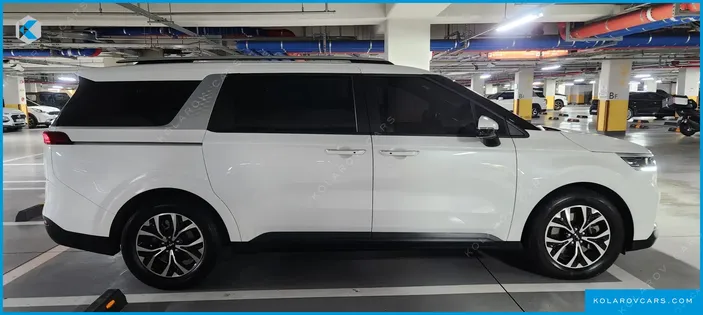 KIA CARNIVAL 9-SEATER PRESTIGE
