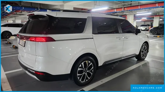 KIA CARNIVAL 9-SEATER PRESTIGE