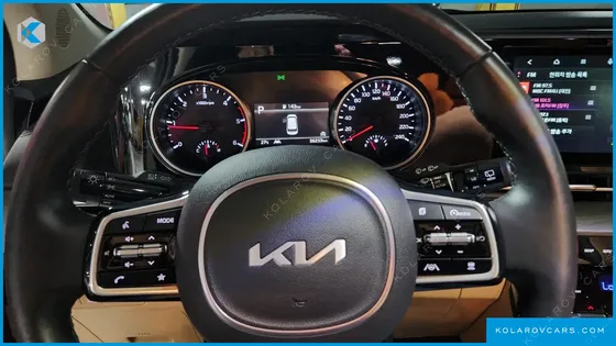 KIA CARNIVAL 9-SEATER PRESTIGE