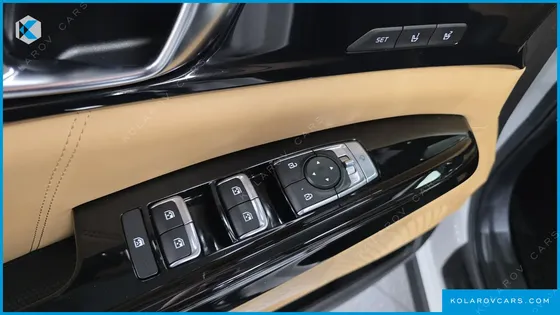 KIA CARNIVAL 9-SEATER SIGNATURE