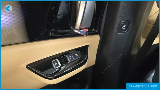 KIA CARNIVAL 9-SEATER SIGNATURE