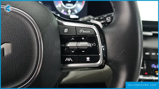 KIA CARNIVAL 9-SEATER SIGNATURE