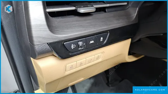 KIA CARNIVAL 7-SEATER SIGNATURE