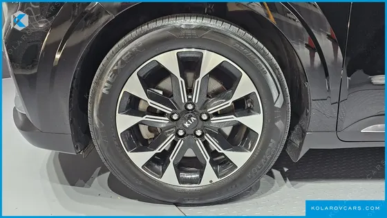 KIA CARNIVAL 7-SEATER SIGNATURE