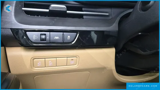 KIA CARNIVAL 9-SEATER PRESTIGE