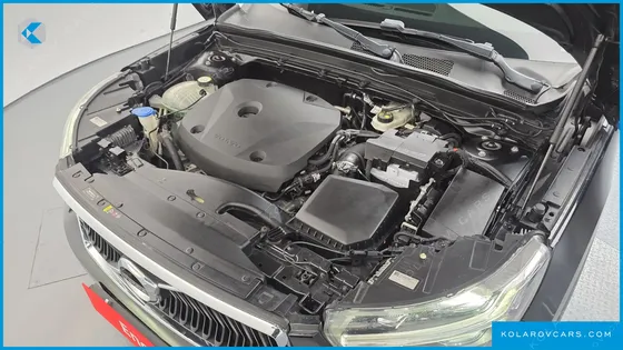 VOLVO XC40 T4 MOMENTUM