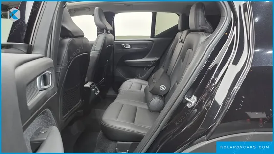 VOLVO XC40 T4 MOMENTUM