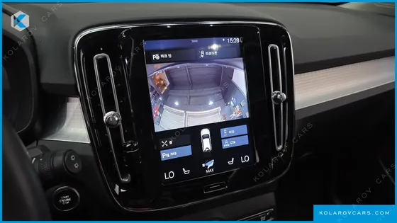 VOLVO XC40 T4 MOMENTUM