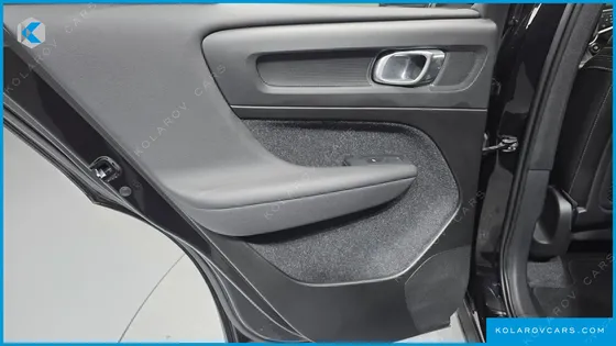 VOLVO XC40 T4 MOMENTUM