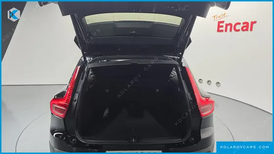 VOLVO XC40 T4 MOMENTUM
