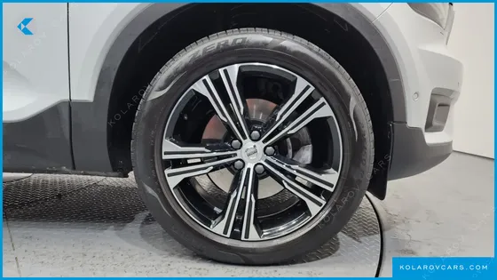 VOLVO XC40 B4 INSCRIPTION