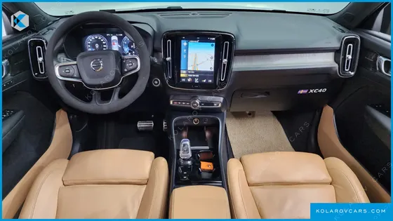 VOLVO XC40 B4 INSCRIPTION
