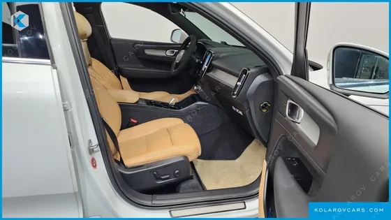 VOLVO XC40 B4 INSCRIPTION