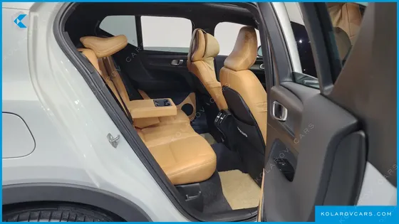 VOLVO XC40 B4 INSCRIPTION