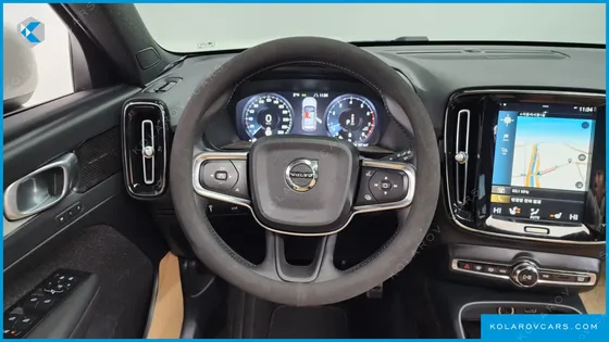 VOLVO XC40 B4 INSCRIPTION