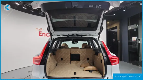 VOLVO XC40 B4 INSCRIPTION