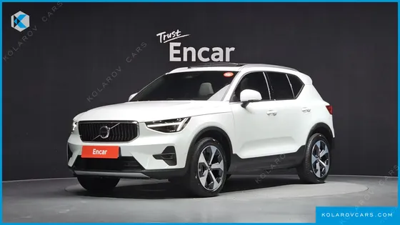 VOLVO XC40 B4 ULTIMATE BRIGHT