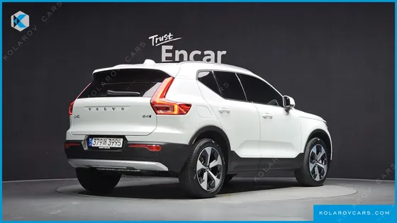 VOLVO XC40 B4 ULTIMATE BRIGHT