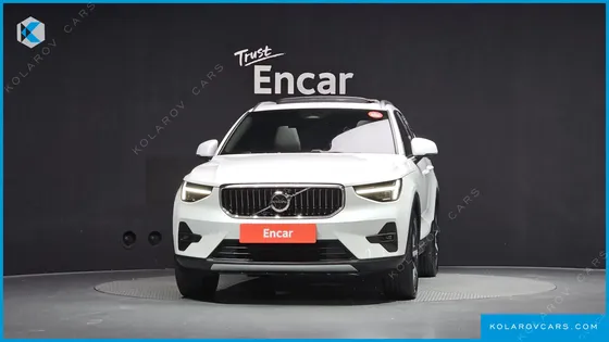 VOLVO XC40 B4 ULTIMATE BRIGHT